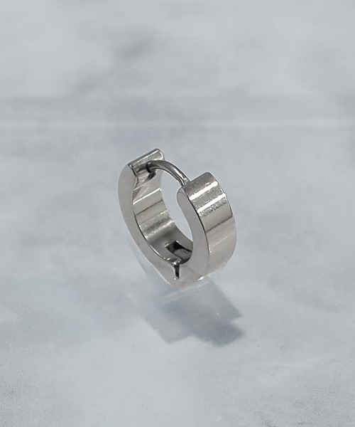 SBG(エスビー)の「SBG シンプルリングピアス/イヤーカフ(ピアス(片耳用)・メンズ・シルバー系その他/シルバー/ブラック系その他/ブラック・FREE)」の3枚目の写真