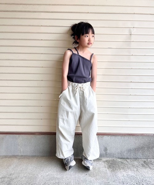 CIAOPANIC TYPY(チャオパニックティピー)の「【KIDS】アシメデザイン3ストラップタンク(タンクトップ・キッズ・ベージュ/チャコールグレー・SMALL/MEDIUM/LARGE/X-LARGE/XX-LARGE)」の12枚目の写真