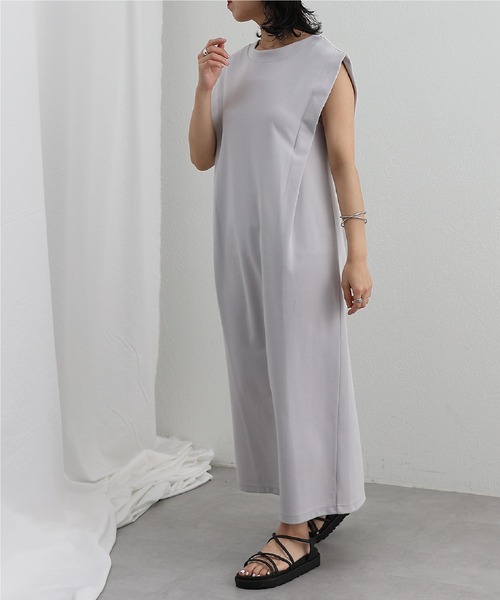 COLONY 2139(コロニートゥーワンスリーナイン)の「エンザイムダンボール肩タックロングワンピース(ワンピース・レディース・チャコールグレー/ライトグレー/ブラック・SMALL/MEDIUM)」の13枚目の写真