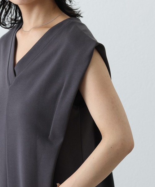 COLONY 2139(コロニートゥーワンスリーナイン)の「エンザイムダンボール肩タックロングワンピース(ワンピース・レディース・チャコールグレー/ライトグレー/ブラック・SMALL/MEDIUM)」の21枚目の写真