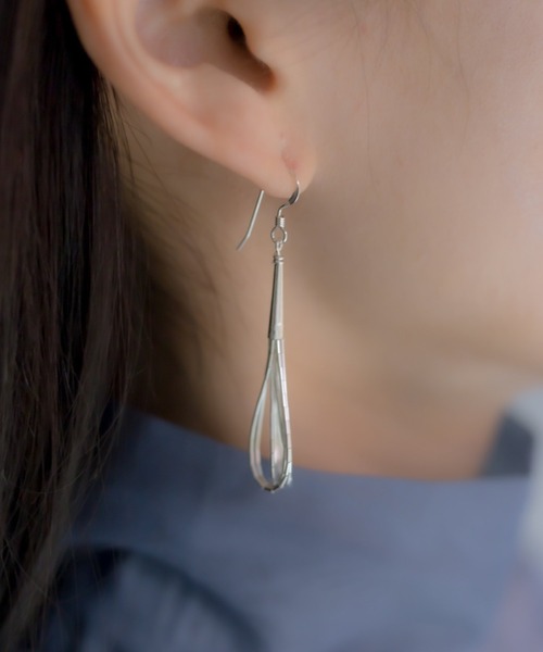 ear PAPILLONNER(イアパピヨネ)の「5連ビーズフープピアス(ピアス(両耳用)・レディース・シルバー系その他5・ONE SIZE)」の7枚目の写真