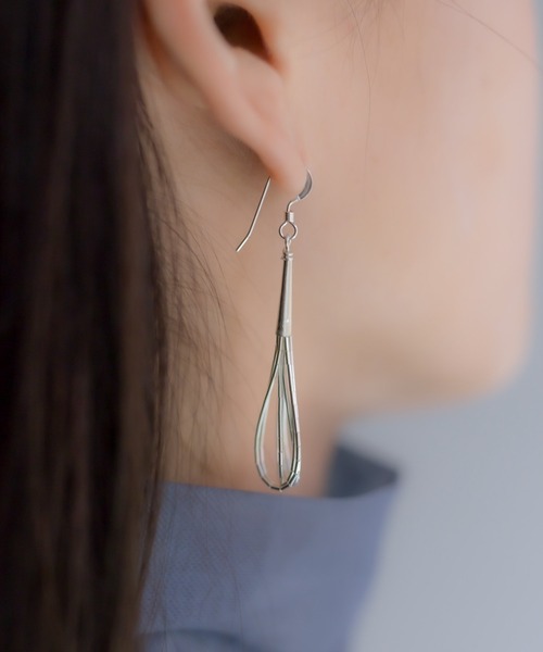 ear PAPILLONNER(イアパピヨネ)の「5連ビーズフープピアス(ピアス(両耳用)・レディース・シルバー系その他5・ONE SIZE)」の9枚目の写真