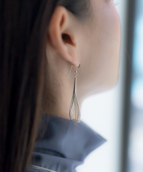 ear PAPILLONNER(イアパピヨネ)の「5連ビーズフープピアス(ピアス(両耳用)・レディース・シルバー系その他5・ONE SIZE)」の10枚目の写真