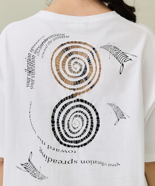 Cycle By Myob(サイクル バイ エムワイオービー)の「【Cycle/サイクル】コスミックスパイラルTEE(Tシャツ/カットソー・レディース・ホワイト/ブラック・SMALL)」の18枚目の写真