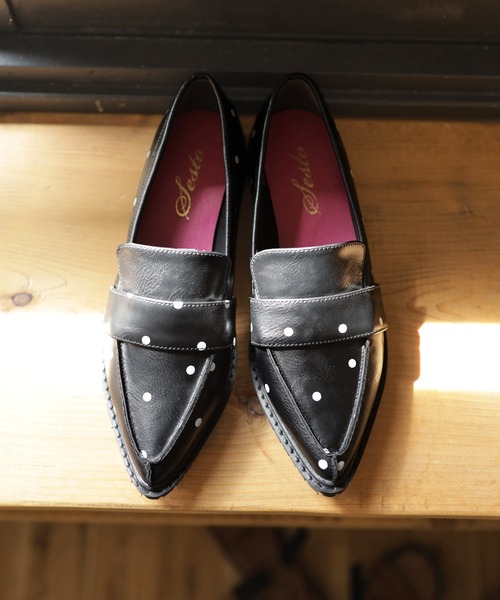 SESTO（セスト）の「ドット柄ポインテッドトゥローファー（ローファー・レディース・ブラック・22.5cm/23.0cm/23.5cm/24.0cm/24.5cm/25.0cm）」の6枚目の写真