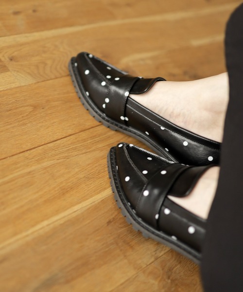 SESTO（セスト）の「ドット柄ポインテッドトゥローファー（ローファー・レディース・ブラック・22.5cm/23.0cm/23.5cm/24.0cm/24.5cm/25.0cm）」の11枚目の写真