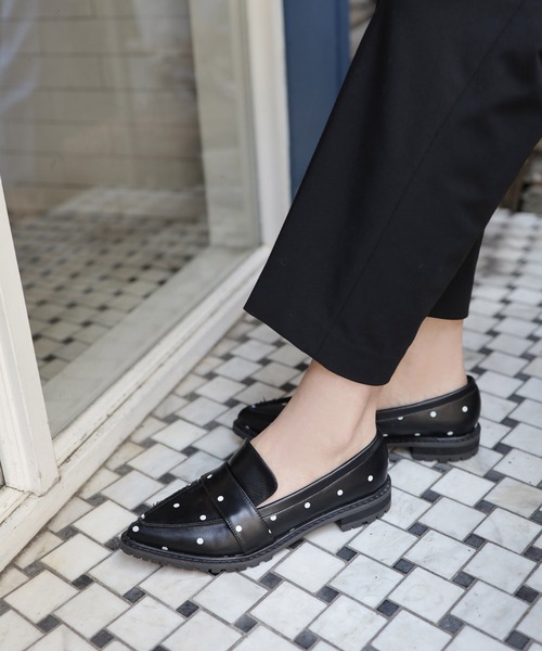 SESTO（セスト）の「ドット柄ポインテッドトゥローファー（ローファー・レディース・ブラック・22.5cm/23.0cm/23.5cm/24.0cm/24.5cm/25.0cm）」の16枚目の写真