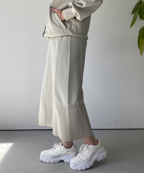 un dix cors（アンディコール）の「軽量ボンディングナロースカート（スカート・レディース・ブラック/オレンジ/グレイッシュベージュ/アイボリー・FREE）」の7枚目の写真