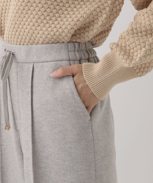 Elura(エルーラ)の「ウールライクワイドパンツ(その他パンツ・レディース・グリーン/ライトグレー/ブラウン系その他/ブラック系その他/チャコールグレー/ホワイト・LARGE/MEDIUM/X-LARGE/SMALL)」の20枚目の写真