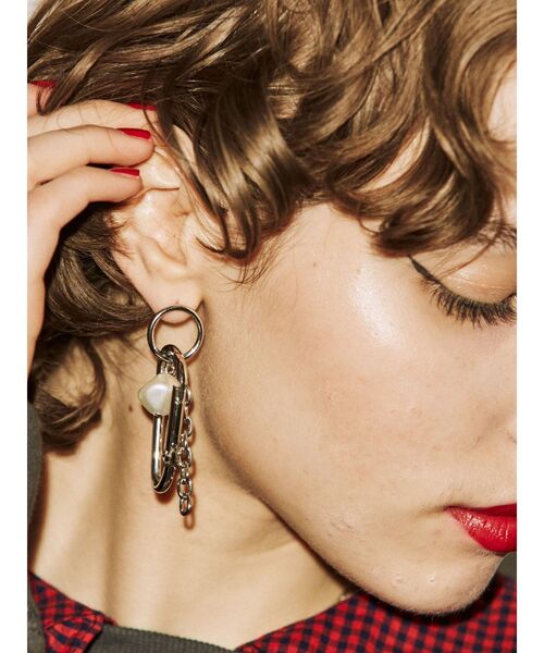 jouetie（ジュエティ）の「カラビナピアス（ピアス（両耳用）・レディース・シルバー/ゴールド・FREE）」の2枚目の写真