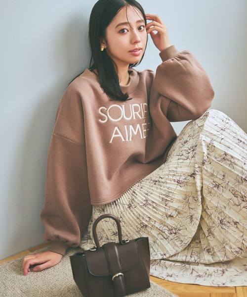 mysty woman（ミスティウーマン）の「線描き刺繍ロゴスウェット  988037（スウェット・レディース・ライトグリーン/モカ/オフホワイト・FREE）」の3枚目の写真