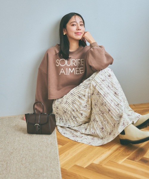 mysty woman（ミスティウーマン）の「線描き刺繍ロゴスウェット  988037（スウェット・レディース・ライトグリーン/モカ/オフホワイト・FREE）」の6枚目の写真