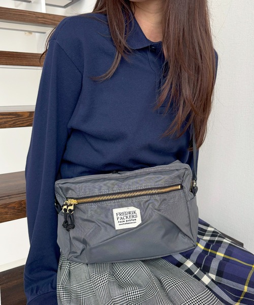 FREDRIK PACKERS(フレドリックパッカーズ)の「【FREDRIK PACKERS】420D SNUG SHOULDER M(ショルダーバッグ・レディース・ネイビー/ブラック/カーキ/チャコールグレー・FREE)」の19枚目の写真