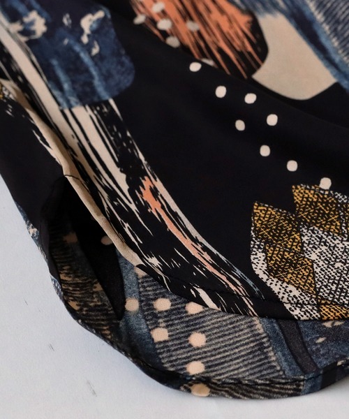 antiqua（アンティカ）の「アート柄スタンドカラーシャツ（シャツ/ブラウス・レディース・ブラック・FREE）」の18枚目の写真