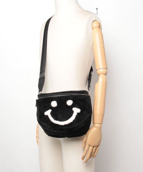 a-jolie（アジョリー）の「a-jolie エコファースマイル ボディバッグ