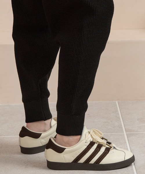Amiur(エミレ)の「waffle knit easy pants / ワッフルニットイージーパンツ(その他パンツ・レディース・ベージュ/ブラック・FREE)」の6枚目の写真