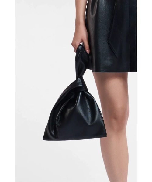 nanushka（ナヌーシュカ）の「JEN（ハンドバッグ・レディース・ブラック・ONE SIZE）」の4枚目の写真