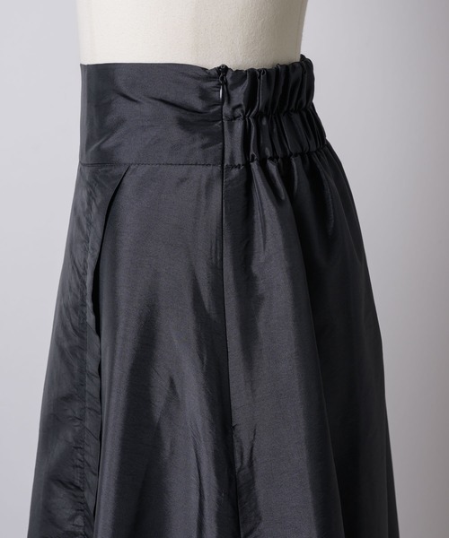 VIOLETTA（ヴィオレッタ）の「グロッシーフレアイレヘムスカート（スカート・レディース・ブラック/アイボリー/ロイヤルブルー・S/M）」の19枚目の写真