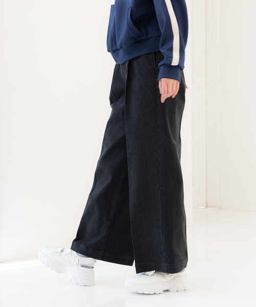 LAKOLE（ラコレ）の「ワンタックワイドデニム / 102224（デニムパンツ・レディース・チャコール/ライトブルー/アクア・LARGE/MEDIUM/SMALL）」の7枚目の写真