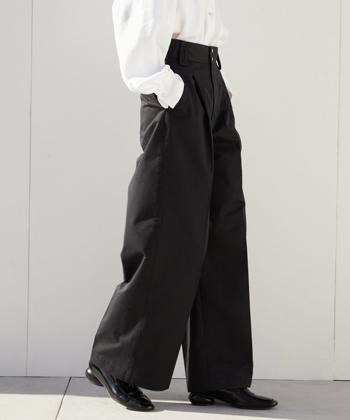 LA PEAU DE GEM(ラポドゥジェム)の「【LA PEAU DE GEM】セミワイドセンタープレスパンツ(スラックス・レディース・ブラック/ベージュ・1/2)」の4枚目の写真