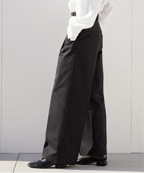 LA PEAU DE GEM(ラポドゥジェム)の「【LA PEAU DE GEM】セミワイドセンタープレスパンツ(スラックス・レディース・ブラック/ベージュ・1/2)」の6枚目の写真