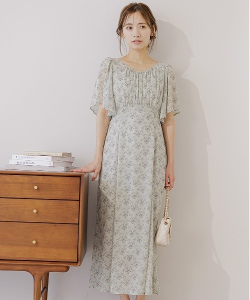 mysty woman（ミスティウーマン）の「Vネックエンパイアワンピース