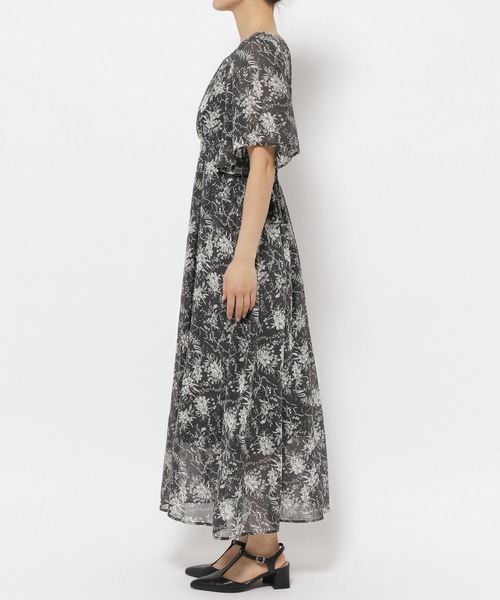 mysty woman（ミスティウーマン）の「Vネックエンパイアワンピース　113635（ワンピース・レディース・アイボリー/ブラック/グレー系その他/ホワイト/ライトグリーン/ブラック系その他・FREE）」の15枚目の写真