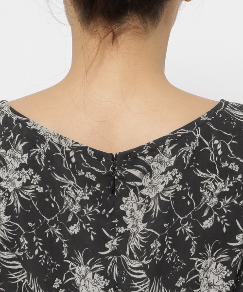 mysty woman（ミスティウーマン）の「Vネックエンパイアワンピース　113635（ワンピース・レディース・アイボリー/ブラック/グレー系その他/ホワイト/ライトグリーン/ブラック系その他・FREE）」の17枚目の写真