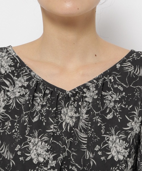 mysty woman（ミスティウーマン）の「Vネックエンパイアワンピース　113635（ワンピース・レディース・アイボリー/ブラック/グレー系その他/ホワイト/ライトグリーン/ブラック系その他・FREE）」の18枚目の写真