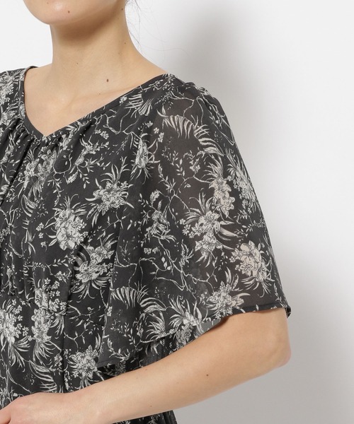 mysty woman（ミスティウーマン）の「Vネックエンパイアワンピース　113635（ワンピース・レディース・アイボリー/ブラック/グレー系その他/ホワイト/ライトグリーン/ブラック系その他・FREE）」の19枚目の写真