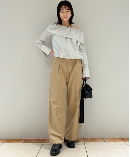 Mila Owen（ミラオーウェン）の「センタープレスタックワイドパンツ（その他パンツ・レディース・ピンク/ベージュ/ライトグレー/ブラック・0/00/1）」の15枚目の写真