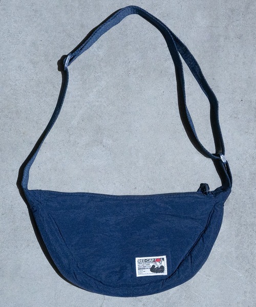 Red Cap Girl(レッドキャプガール)の「【1】〔Red Cap Girl/レッドキャップガール〕ピスタグ付き ミニナイロンバッグ(ボディバッグ/ウエストポーチ・メンズ・アイボリー/カーキ/ブラック/ブルー/グレー/ネイビー・FREE)」の5枚目の写真