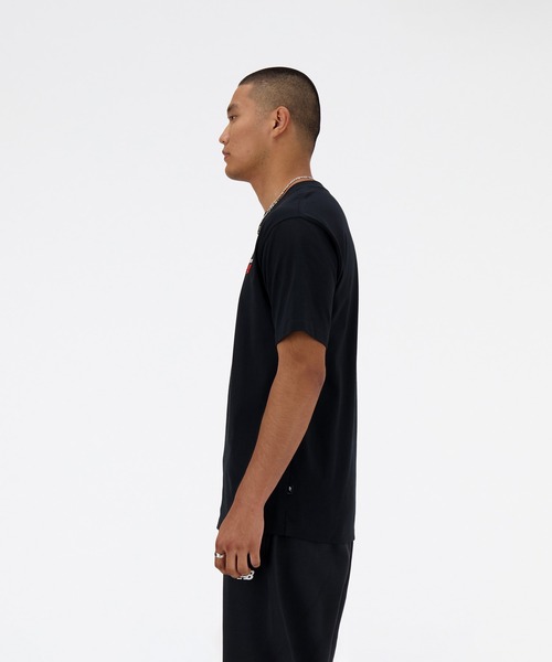 NEW BALANCE(ニューバランス)の「Athletics Premium Logo リラックス ショートスリーブTシャツ(Tシャツ/カットソー・メンズ・ブルー/ブラック/オフホワイト・XX-LARGE/X-LARGE/LARGE/MEDIUM/SMALL)」の12枚目の写真