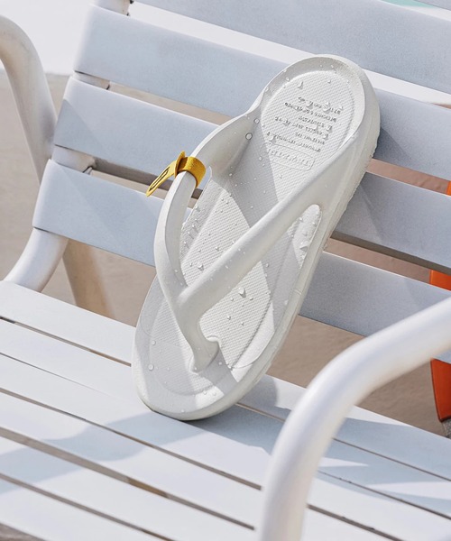 TAW&TOE（トーアンドトー）の「TAW&TOE/トーアンドトー ゼロビティ オージー フリップフロップ リカバリーサンダル レディース（サンダル・レディース・グレー/ホワイト/ブラック/スモークグレー/グレイッシュベージュ・23.0cm/24.0cm/25.0cm/22.0cm/26.0cm/27.0cm/28.0cm/29.0cm）」の10枚目の写真