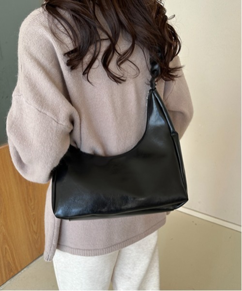 gossip！ロサンゼルス（ゴシップロサンゼルス）の「【新色追加】 シャーリングリボンレザーショルダーバッグ（ハンドバッグ・レディース・ホワイト/ブラック/シルバー/ブラウン/シャンパン/ブルー・FREE）」の11枚目の写真