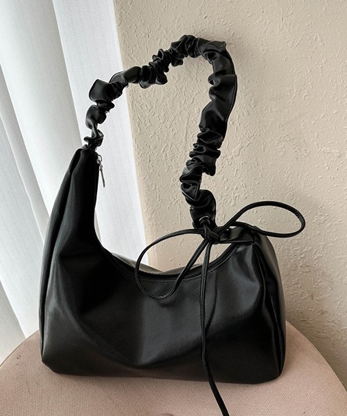 gossip！ロサンゼルス（ゴシップロサンゼルス）の「【新色追加】 シャーリングリボンレザーショルダーバッグ（ハンドバッグ・レディース・ホワイト/ブラック/シルバー/ブラウン/シャンパン/ブルー・FREE）」の22枚目の写真