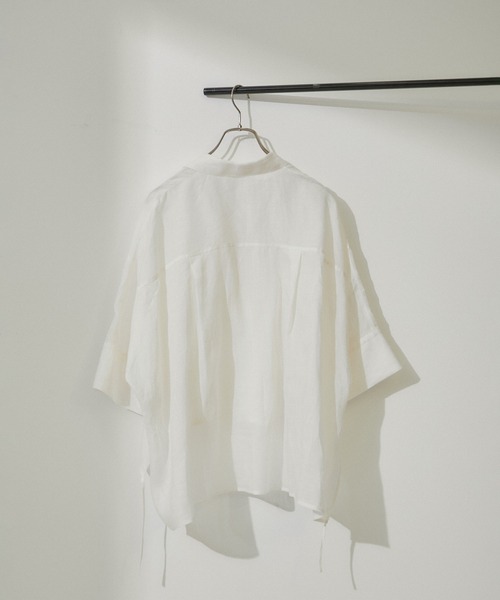 SALON adam et rope'(サロン アダム エ ロペ)の「シアーリネンドロストドルマンシャツ(シャツ/ブラウス・レディース・オフホワイト/ブルー/ブラック・FREE)」の4枚目の写真