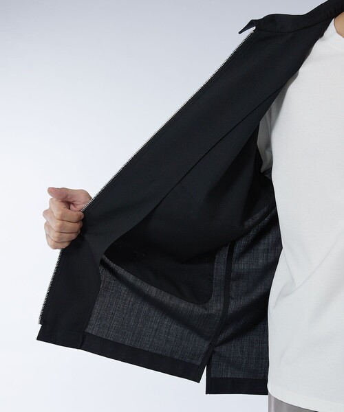 UNITED TOKYO(ユナイテッドトウキョウ)の「スーツウール ジップシャツブルゾン(ブルゾン・メンズ・ブラック/ダークグレー・1/2)」の7枚目の写真