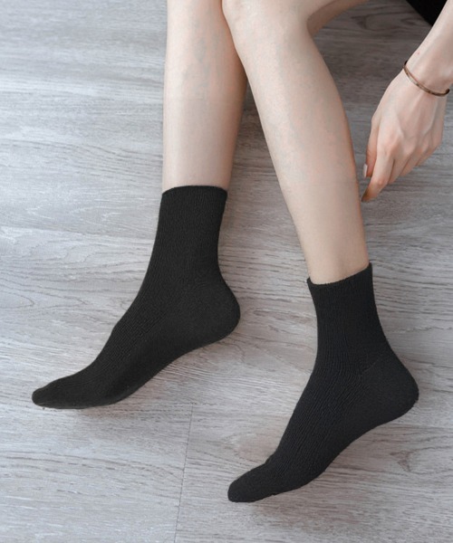 Miniministore(ミニミニストア)の「リブソックス レディース ミドル丈 靴下(ソックス/靴下・レディース・ベージュ/キャメル/ブラウン/ダークグリーン/ブラック/イエロー/ダークグレー/ライトグレー/ワインレッド/ブルー/ホワイト/パープル・FREE)」の3枚目の写真