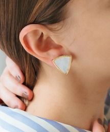 YECCA VECCA | トライアングルシェルイヤリング(イヤリング)