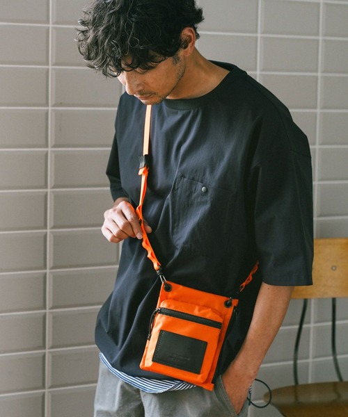 BAYFLOW(ベイフロー)の「マルチストラップショルダーバッグ(ショルダーバッグ・メンズ・ブラック/オレンジ/グレー/グリーン・FREE)」の8枚目の写真