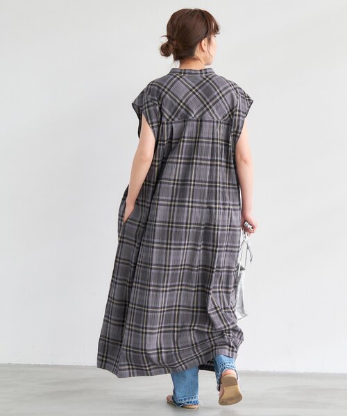 Spick & Span（スピックアンドスパン）の「先染めサッカーシャツワンピース（ワンピース・レディース・その他10/マルチ・FREE）」の10枚目の写真