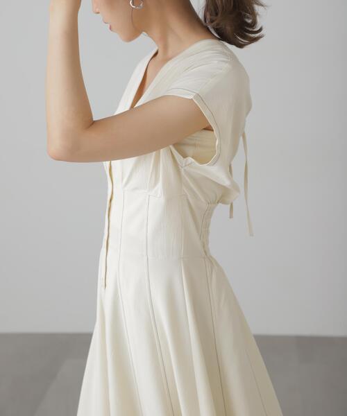 FREE'S MART（フリーズマート）の「【3サイズ展開XS-M】ウエストシェイプ配色ステッチワンピース【低身長サイズ有】（ワンピース・レディース・イエロー/ホワイト/ブラウン/ブラック・X-SMALL/SMALL/MEDIUM）」の22枚目の写真