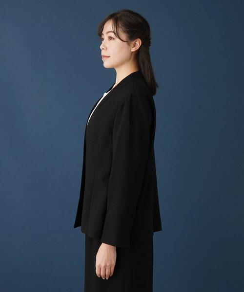 Leilian(レリアン)の「【セットアップ対応商品】ノーカラージャケット【プラス企画】(ノーカラージャケット・レディース・ブラック・13/17)」の11枚目の写真