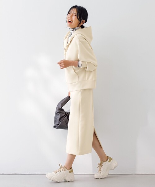 BEAUTY FORM JERSEY Iラインスカート（スカート）｜UNFILO（アンフィーロ）