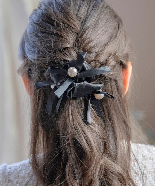 Catherine Cottage（キャサリンコテージ）の「【ZOZO限定】パールリボンサテンシュシュ（シュシュ・キッズ・ブラック/ピンク/ベージュ・FREE）」の8枚目の写真