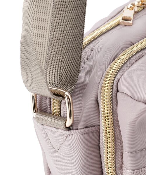 SHOO・LA・RUE（シューラルー）の「◆【撥水】旅行にも 8ポケットショルダーバッグ（ショルダーバッグ・レディース・ブラック/グレー/ライトパープル・00）」の15枚目の写真