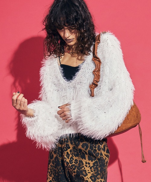 uyu.(ウユ)の「Sequin Shaggy Knit Pullover / スパンコールシャギーニットプルオーバー【uyu./ウユ】(ニット/セーター・レディース・ホワイト/レッド/ブルー/ブラック・FREE)」の2枚目の写真