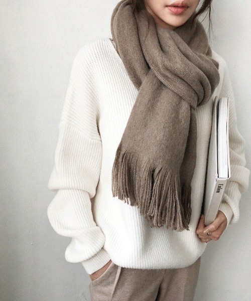 a lot of love（ア ロット オブ ラブ）の「ゆるめVネック ドロップショルダーニット（ニット/セーター・レディース・ブルー/オフホワイト・FREE）」の7枚目の写真