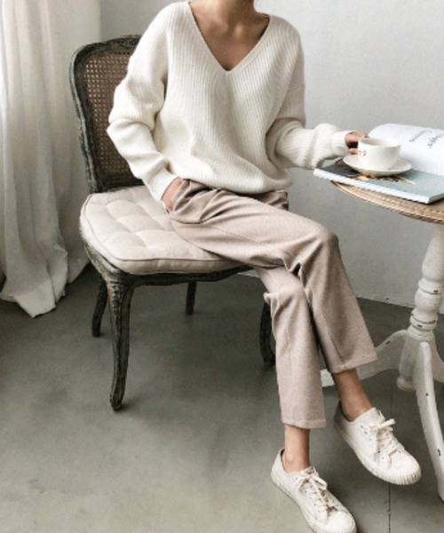 a lot of love（ア ロット オブ ラブ）の「ゆるめVネック ドロップショルダーニット（ニット/セーター・レディース・ブルー/オフホワイト・FREE）」の5枚目の写真